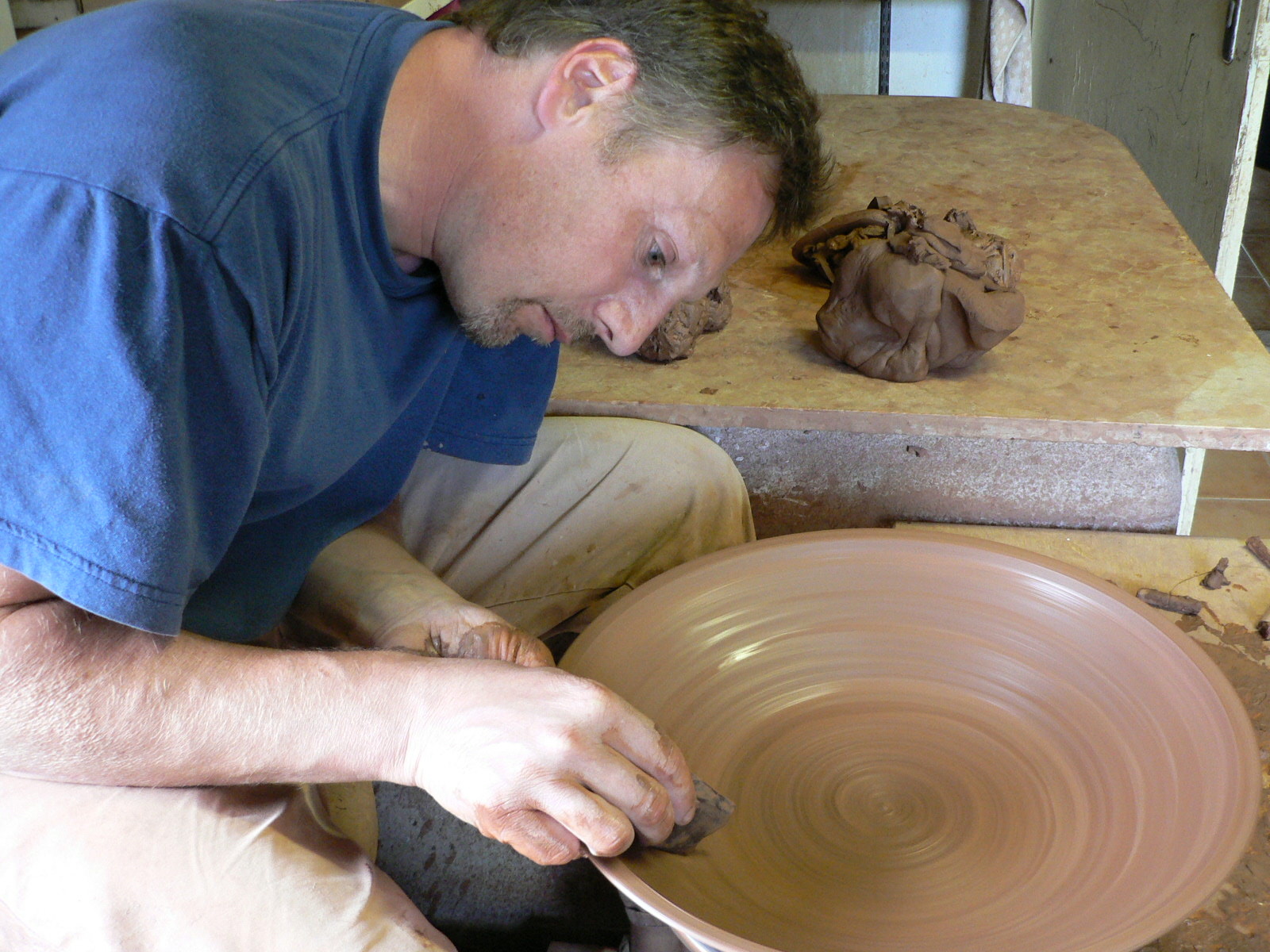 Točení na keramickém kruhu